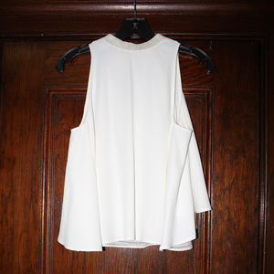 Axara Paris Tops - Axara Paris White Top Off z 36 Axara Paris Tops - Axara Paris White Top Off z 36